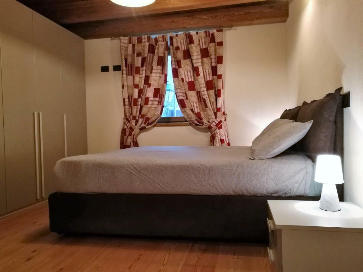 Les Greniers Appartements Aosta Exterior foto