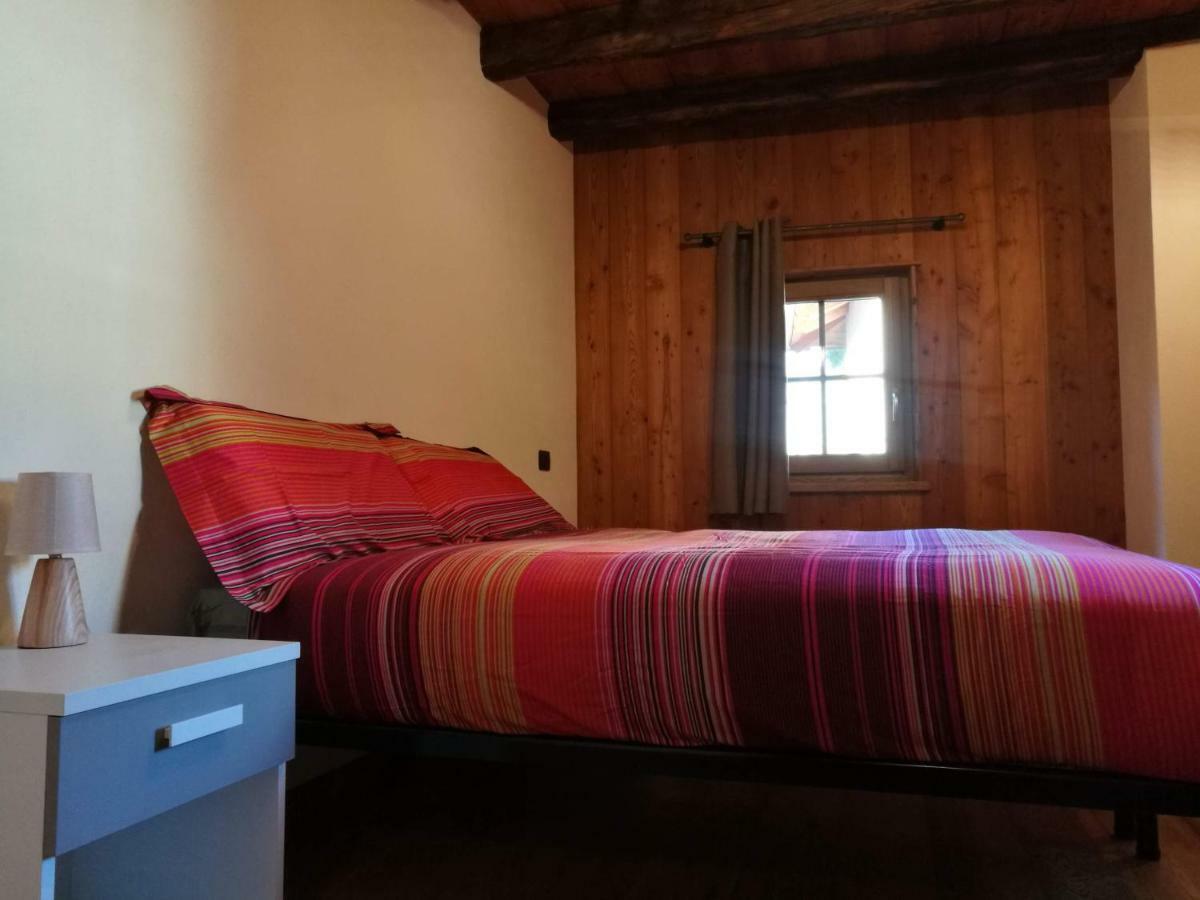Les Greniers Appartements Aosta Exterior foto