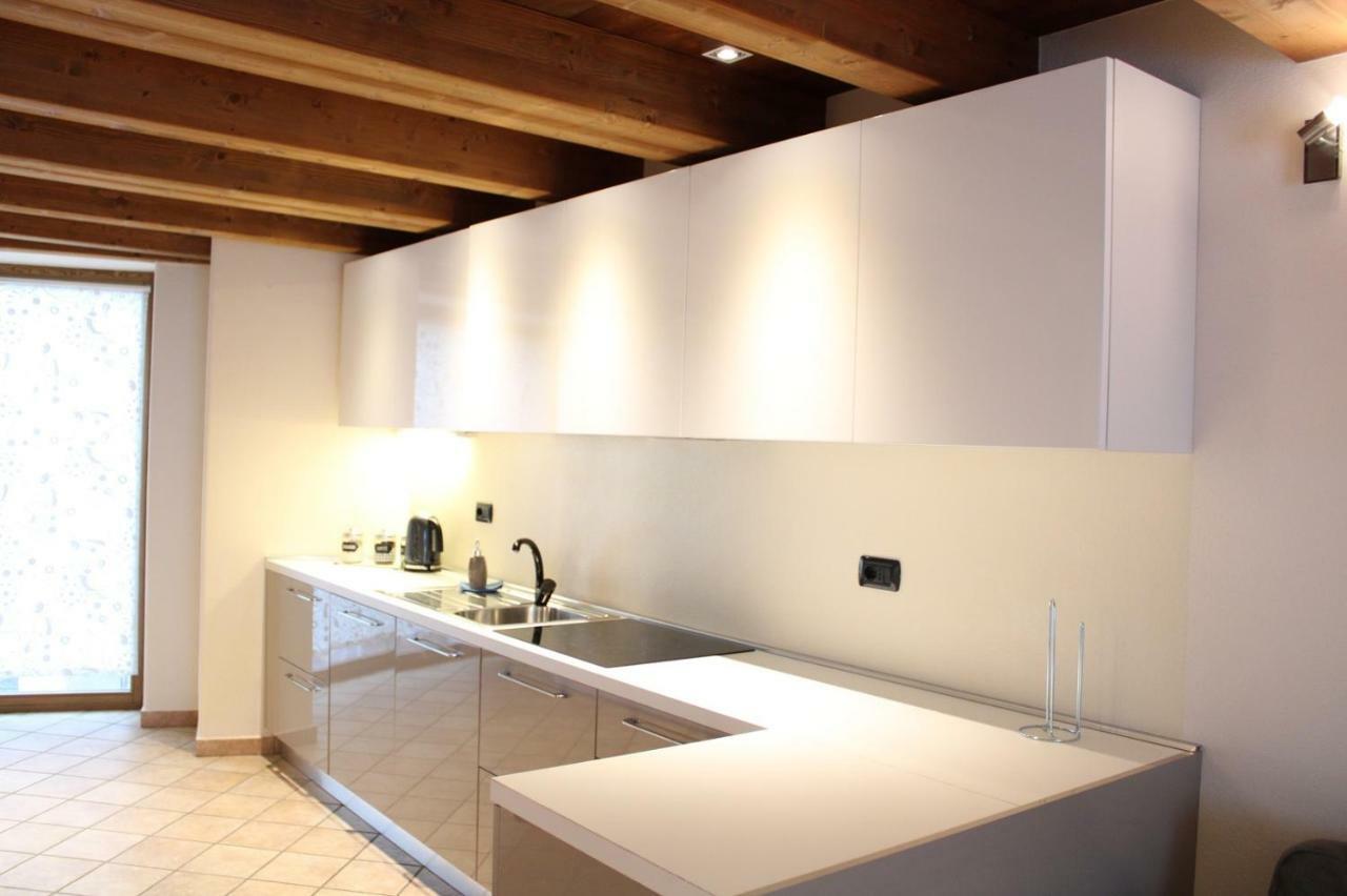 Les Greniers Appartements Aosta Exterior foto