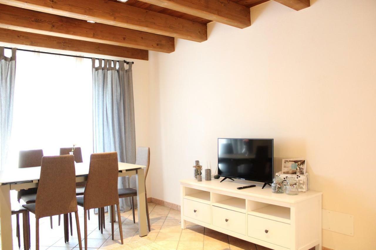 Les Greniers Appartements Aosta Exterior foto
