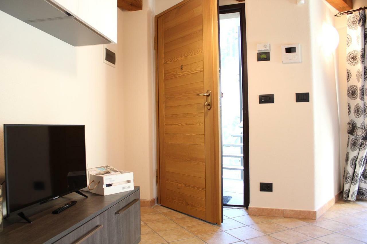 Les Greniers Appartements Aosta Exterior foto